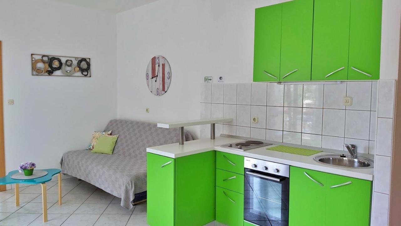 Apartments Zvone Оміш Екстер'єр фото