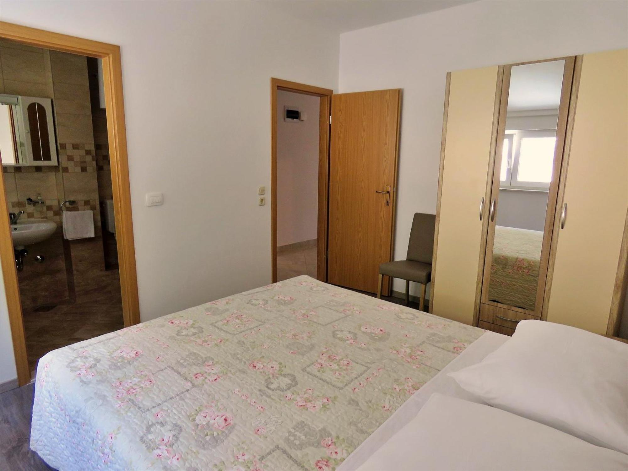 Apartments Zvone Оміш Екстер'єр фото